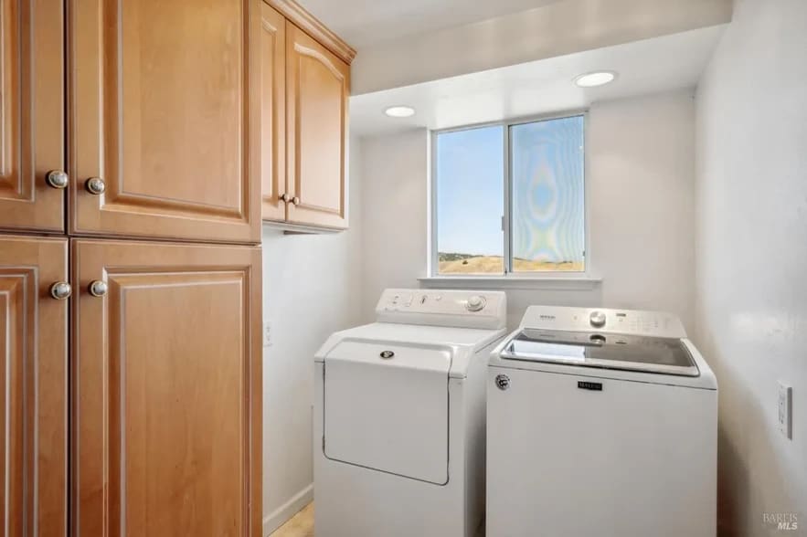 Laundry - 1097 Lea Dr