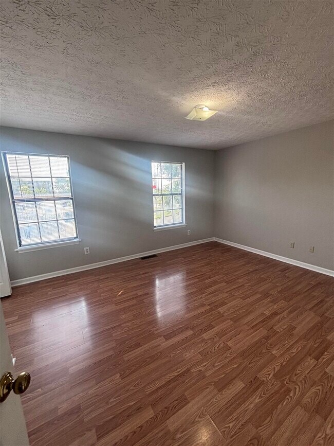 Building Photo - 1746 Cave Mill Rd