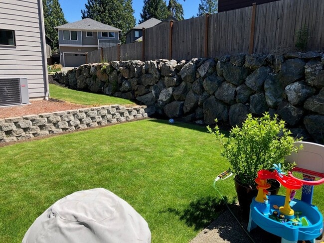 Building Photo - Majestic Home at Silver Peak Estates with 5 Bed and 3 Bath