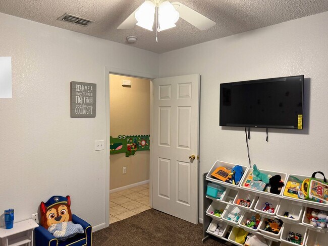 Building Photo - 5426 Ricci St