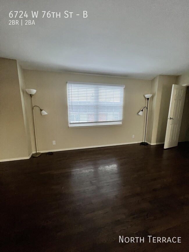 Building Photo - Modern 2BR/2BA Apartment in Overland Park ...