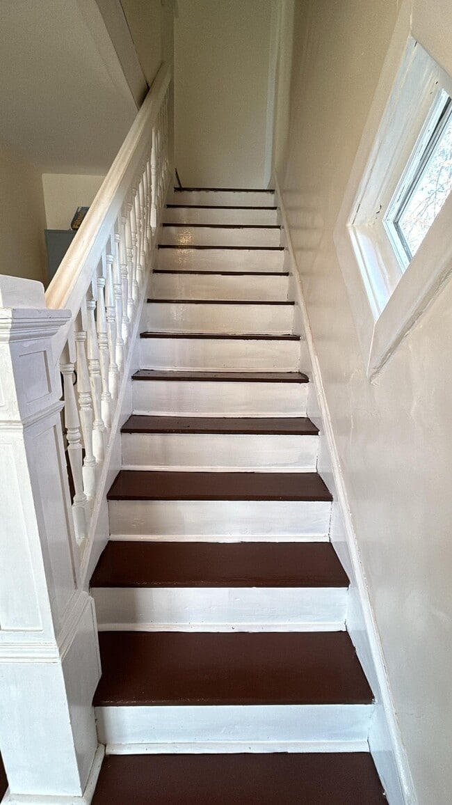 Building Photo - 1039 Maryland Ave