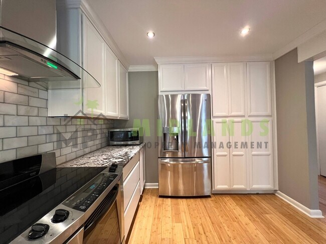 Building Photo - 201 Mariners Row