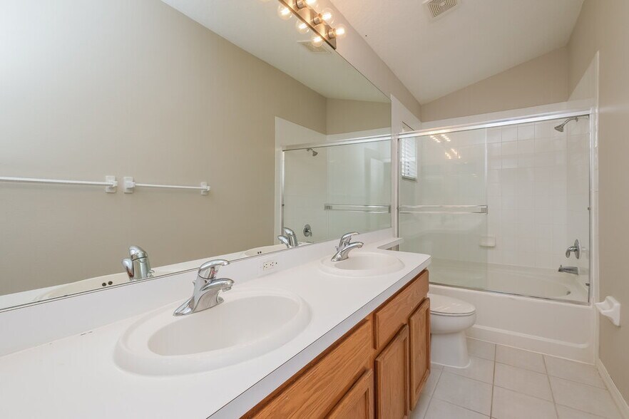 Building Photo - 3824 Briley Loop