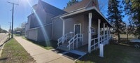 Building Photo - 422 4th St SE