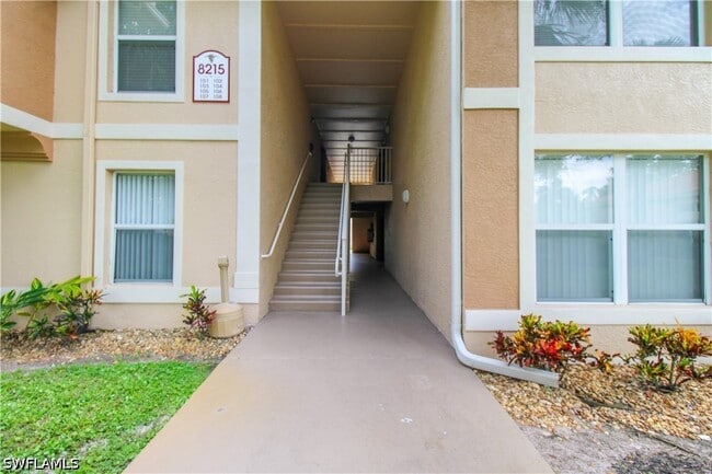 Building Photo - 8215 Ibis Club Dr