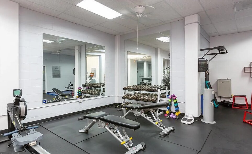 Building Photo - 5500 Friendship Blvd