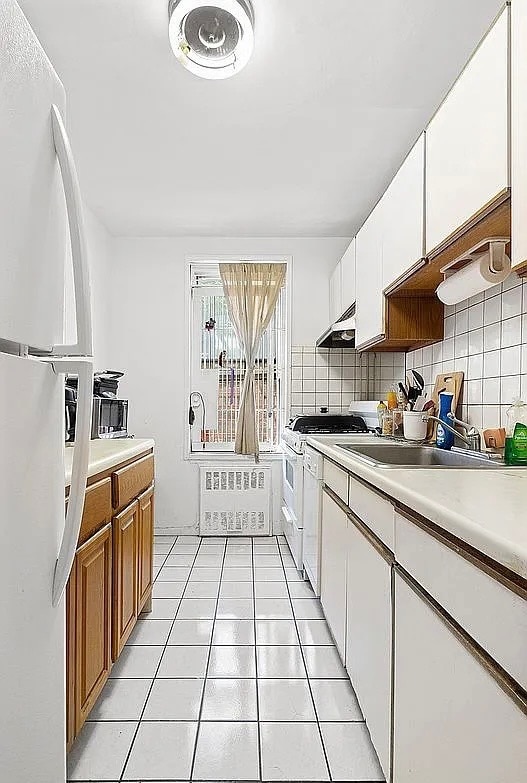 Building Photo - 6535 Broadway