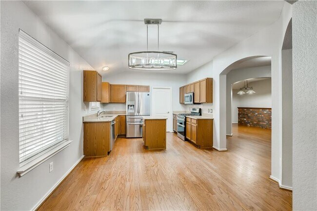 Building Photo - 1504 Julianas Way