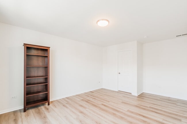 Building Photo - 4446 Monroe Ct