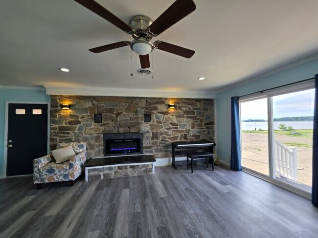 Building Photo - 22931 Steele Dr