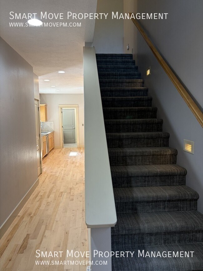 Building Photo - 4251 E Homestead Rim Dr