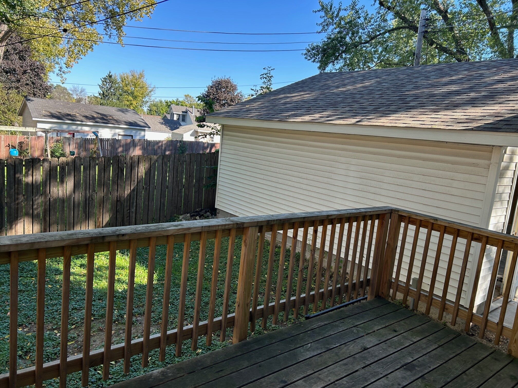 Deck view 1 - 203 Annapolis St W