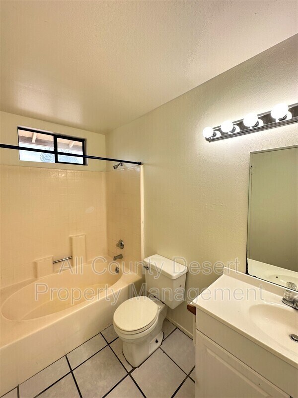 Building Photo - 33995 Via Echo