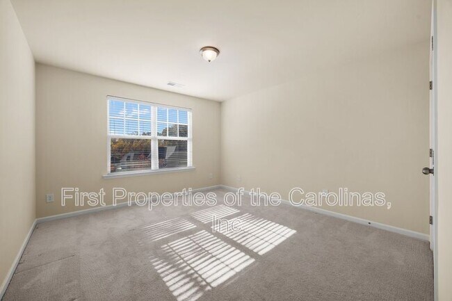 Building Photo - 6012 Thorburn Way