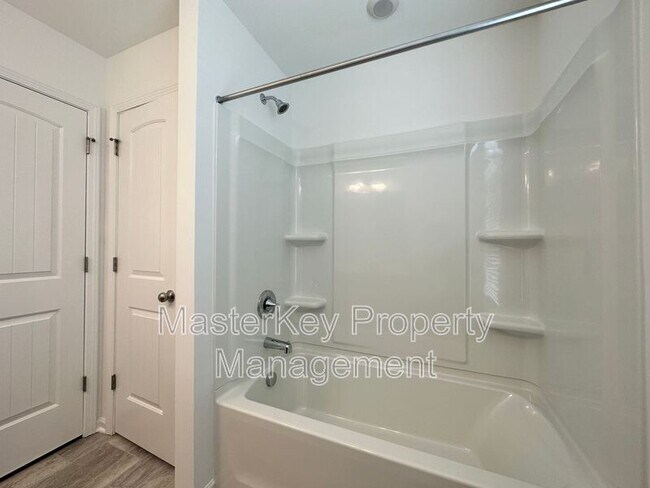 Building Photo - 1202 Briar Gate Dr