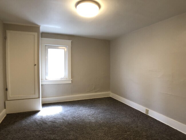 Building Photo - 646 Washington Ave