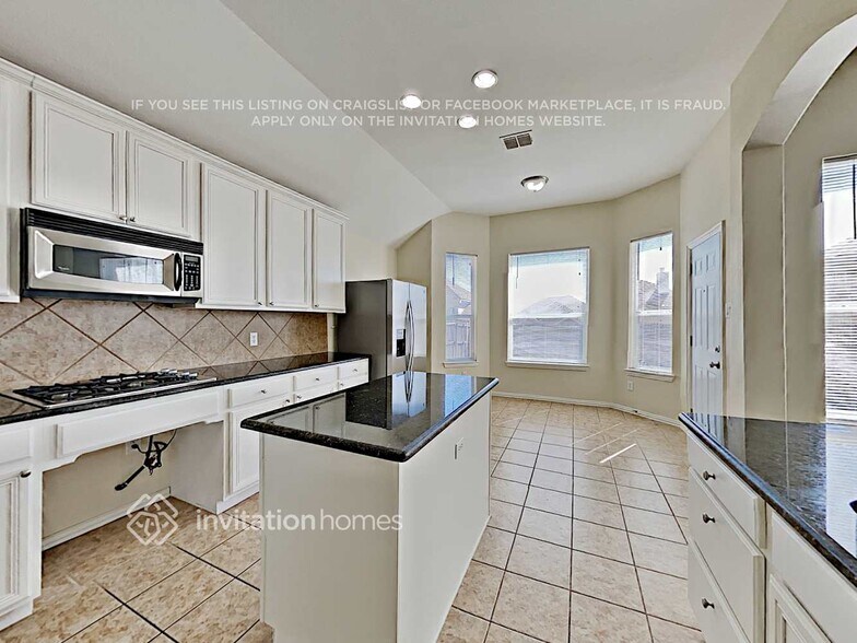 Building Photo - 3724 Queenswood Ct