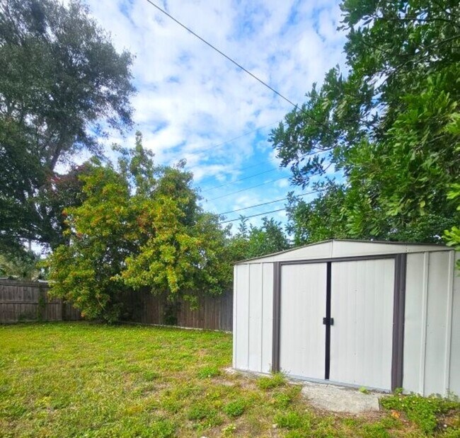 Building Photo - 4041 67th Ave N