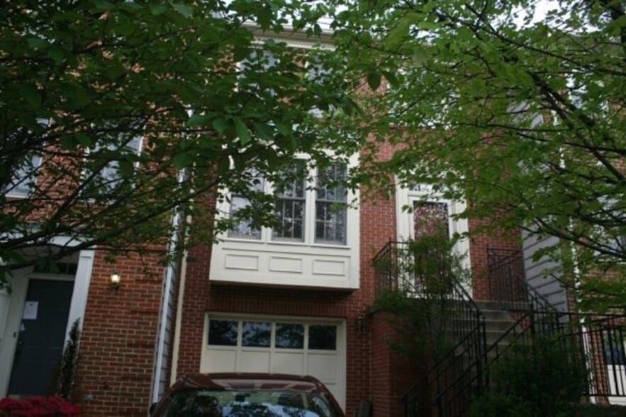 Primary Photo - 4029 Dogberry Ln