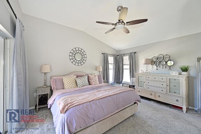 Building Photo - Impeccably Maintained Home in Summerfield Village - Lakewood Ranch!