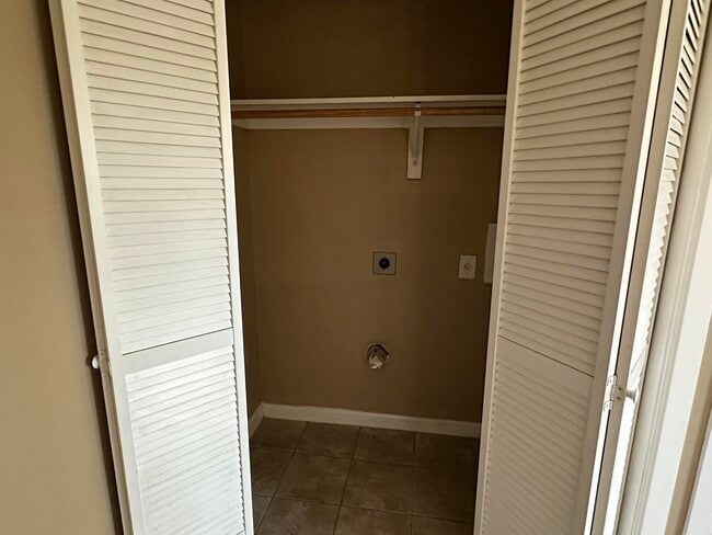 Building Photo - 103 Shannon Cir