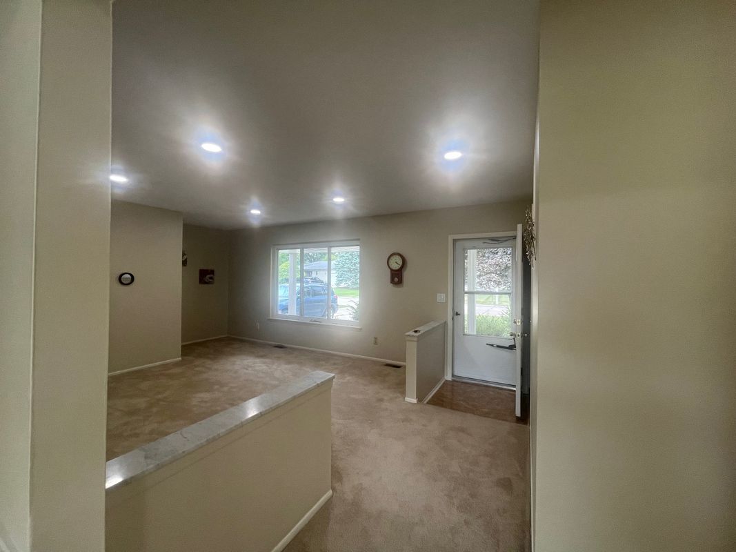 Building Photo - 87 Carter Dr