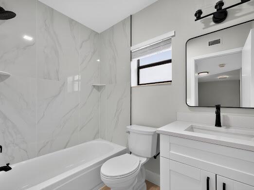 Building Photo - 4519 Carambola Cir S