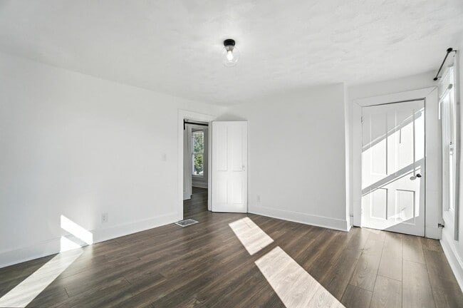 Building Photo - 191 Elmwood Ave