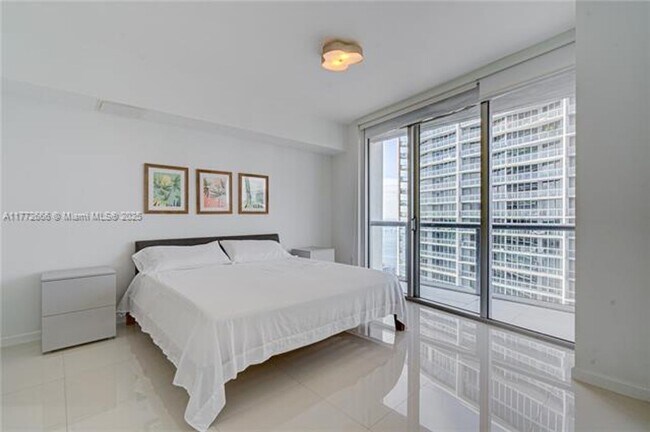 Building Photo - 475 Brickell Ave