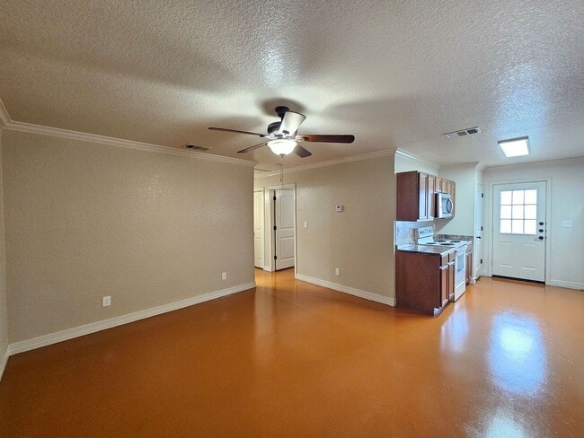 Building Photo - 803 Leifester Cir