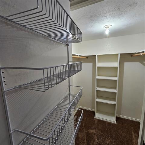 Building Photo - 7903 Meadow Park Dr