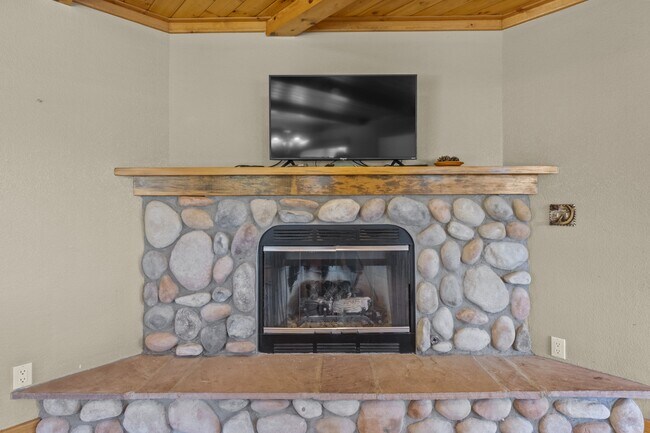 Building Photo - 307 Heath Dr