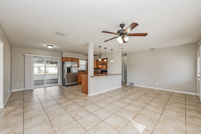 Building Photo - 5773 56th Terrace N