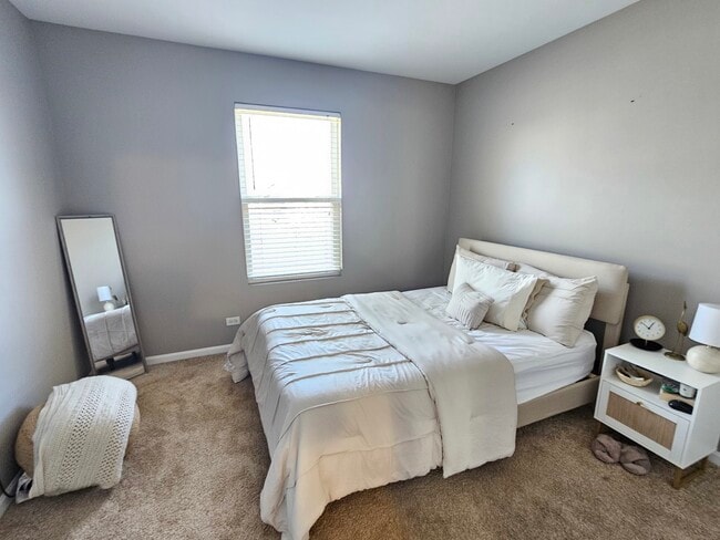 Building Photo - 4012 Blackstone Dr