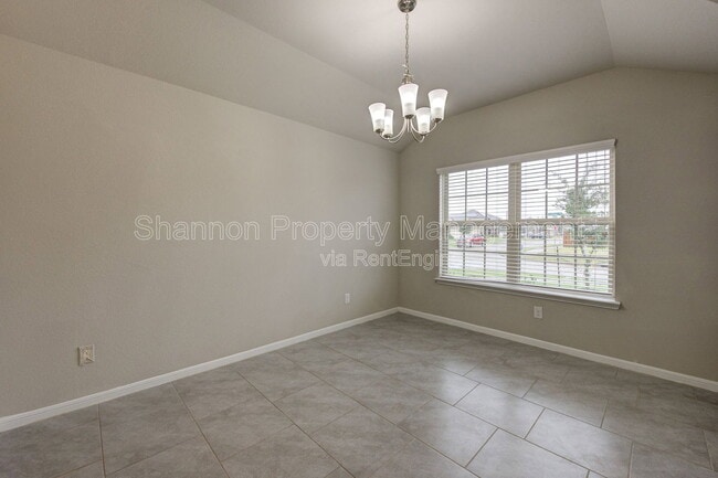 Building Photo - 8002 Carillon Way