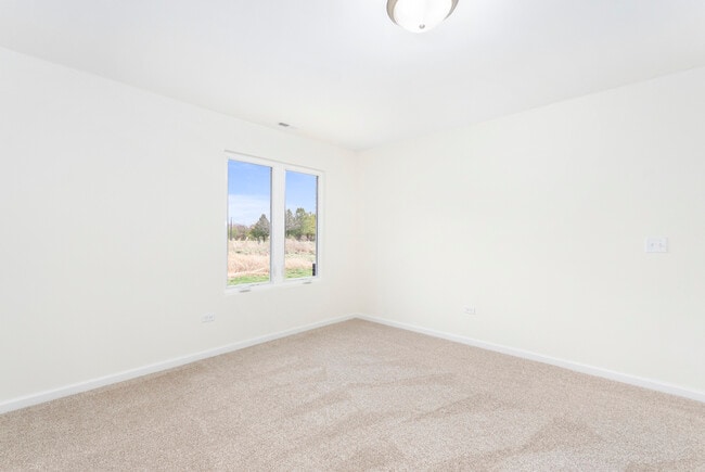 Building Photo - 5540 Hearthside Dr