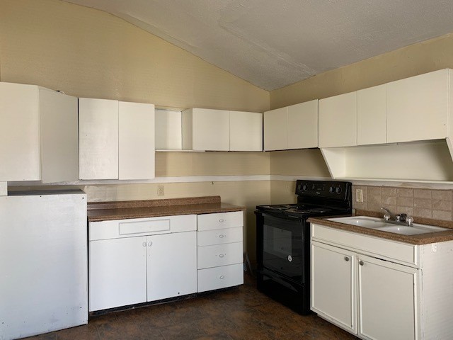Building Photo - LOCATION LOCATION!! - Duplex in Five Points
