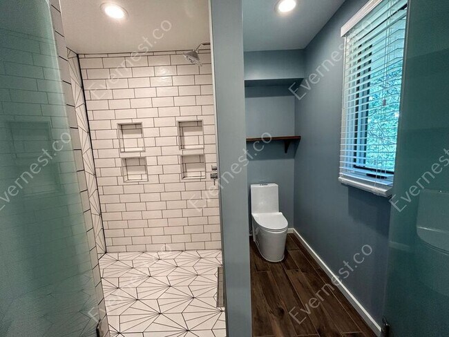 Building Photo - 4891 W Chippewa Dr