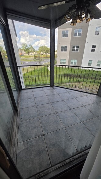 Building Photo - 2414 Lemon Tree Ln