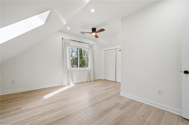 Building Photo - 2130 Cove Trail