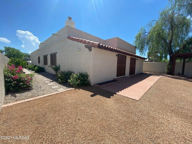 Building Photo - 3911 N Vine Tree Pl