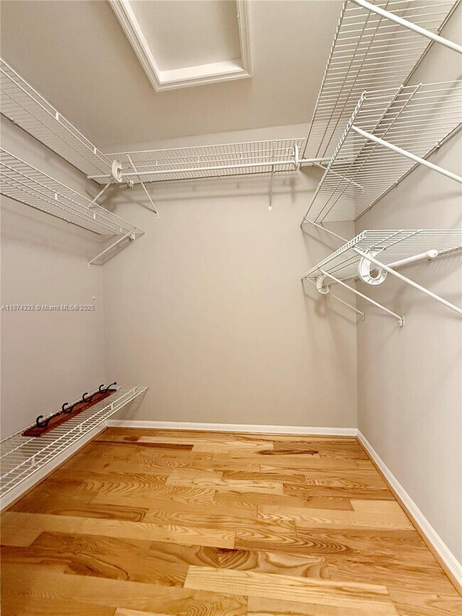 Building Photo - 1140 Oysterwood St