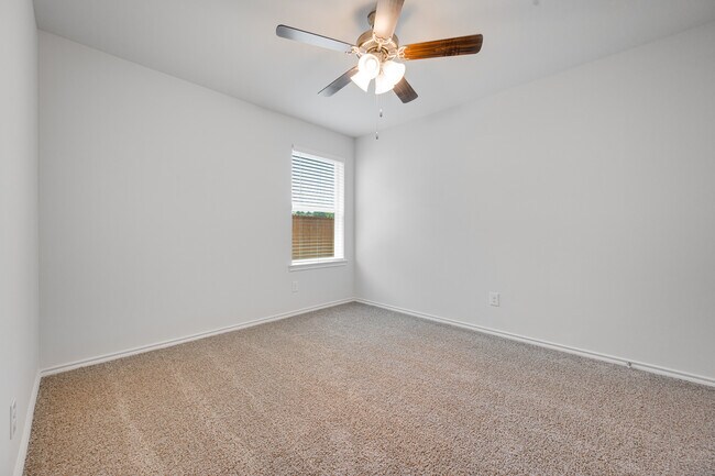 Building Photo - 6077 Freedom Dr