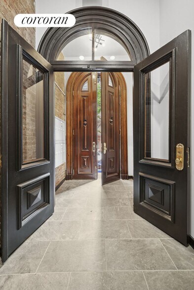Building Photo - 317 W 51st St