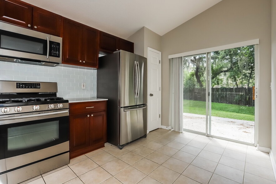 Building Photo - 14911 Stag Creek Cir