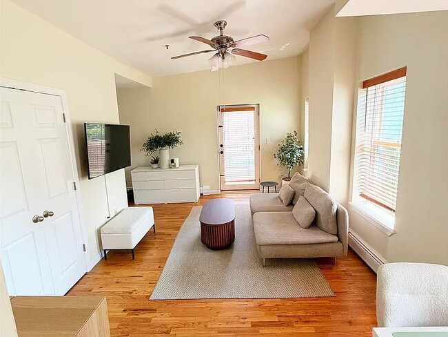 Building Photo - "Chic 1-Bedroom Urban Retreat in Vibrant Jersey City – Perfect Location!"