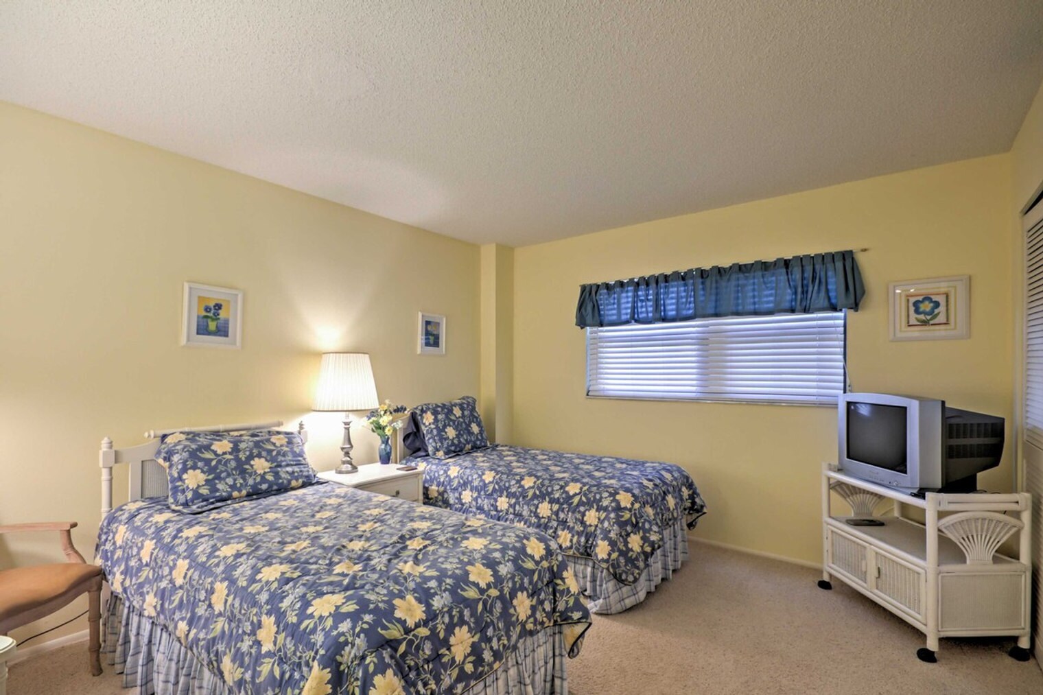 Building Photo - 5760 Midnight Pass Rd