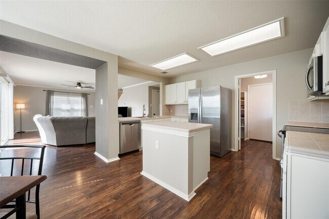 Building Photo - 308 Sunny Brook Dr