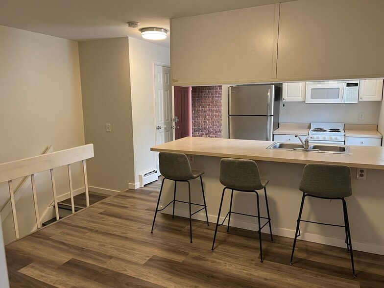 Building Photo - 1200 College Ave